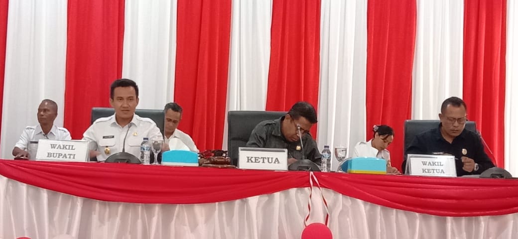 Rapat Paripurna XVI DPRD Sumba Barat Daya (SBD) terkait Ranperda tentang RPJMD Tahun 2025 - 2029 (Johan Sogara/Lintas Sumba)