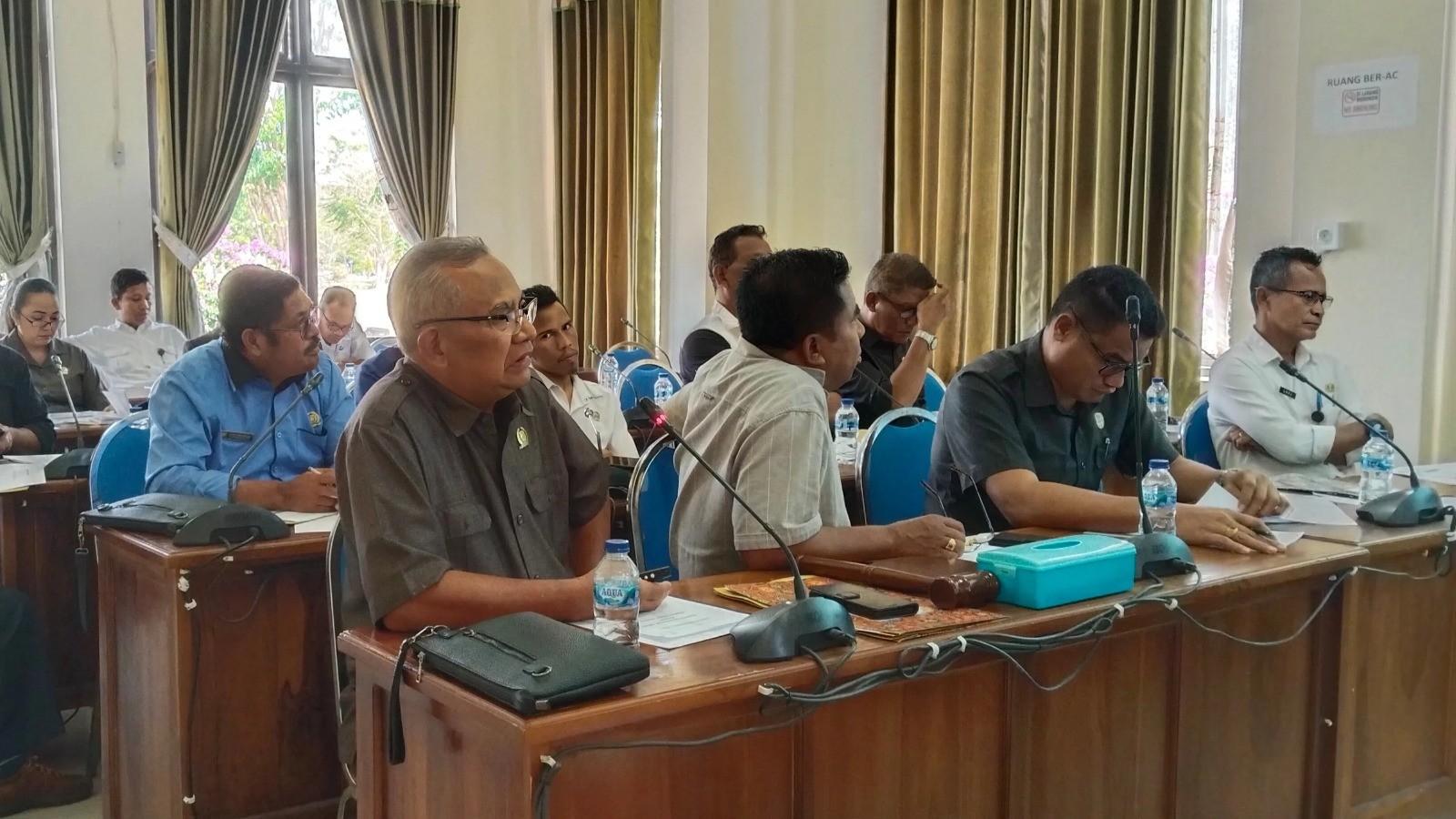 Rapat Konsultasi Persiapan Ranperda Inisiatif DPRD Sumba Barat Daya (SBD) tentang Penataan Pesta Adat (Johan Sogara/Lintas Sumba)