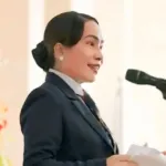 Bupati Sumba Barat Daya (SBD), Ratu Ngadu Bonu Wulla, saat memberikan sambutan dalam acara pelantikan dan pengambilan sumpah/janji 12 Pejabat Eselon II SBD (Johan Sogara/Lintas Sumba)