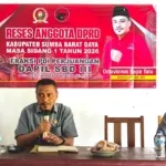 Anggota DPRD Sumba Barat Daya (SBD), Octavianus Dapa Talu (Kiri), dan Kepala Desa Mandungo, Yubianto Sam (Kanan), saat Reses Masa Sidang 1 Tahun 2026 (Johan Sogara/Lintas Sumba)
