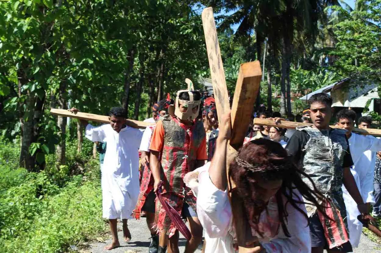Gereja,Katolik, St. Gerardus Mayela, Pogo Parii, GKS Kalogora, Bersatu, Jalan Salib, Jumat Agung