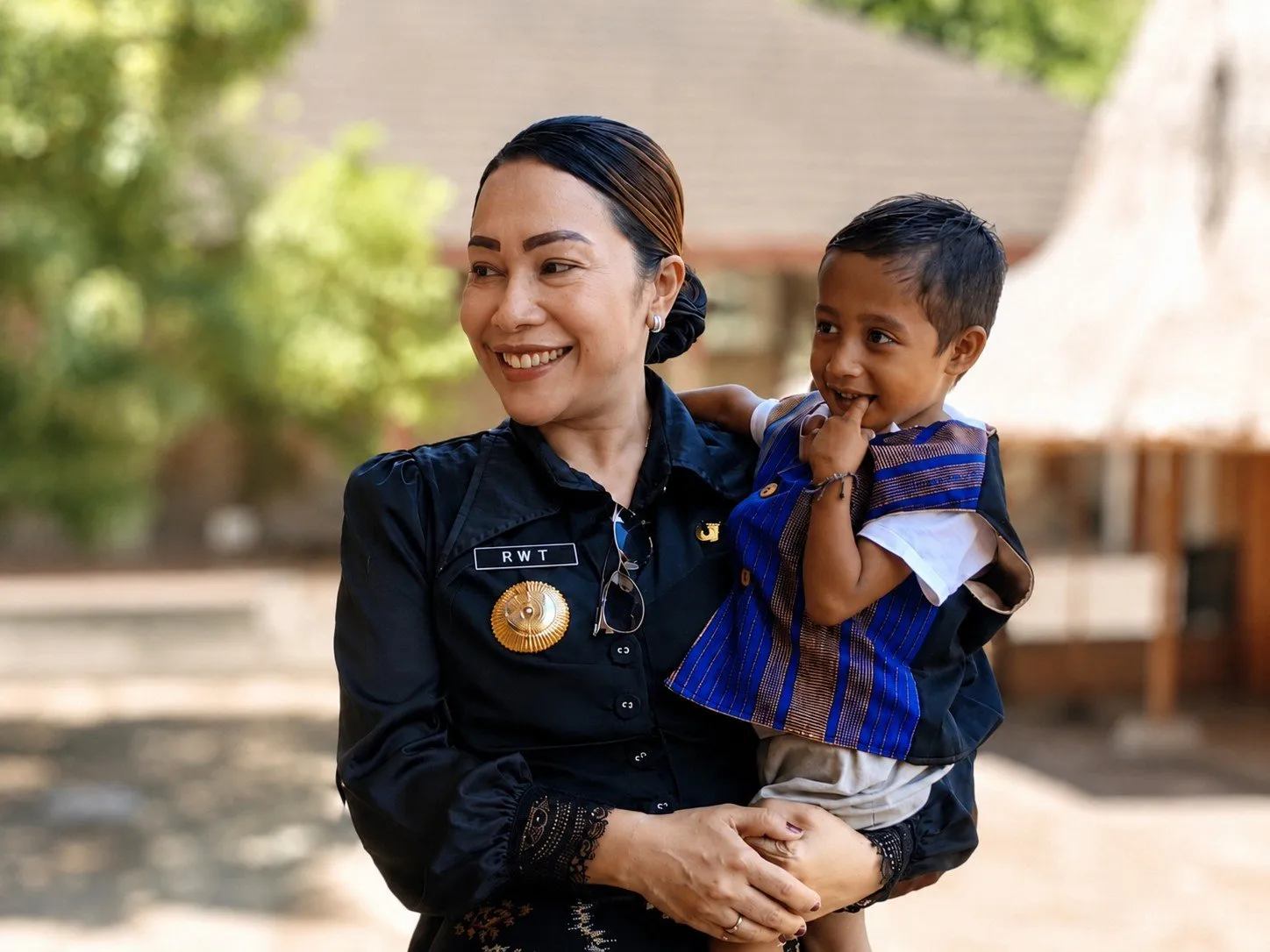 Bupati Sumba Barat Daya (SBD), Ratu Ngadu Bonu Wulla, menegaskan bahwa penyandang disabilitas merupakan bagian integral dari masyarakat yang memiliki hak, potensi, dan kesempatan yang sama untuk berkontribusi dalam pembangunan daerah (Johan Sogara/Lintas Sumba)