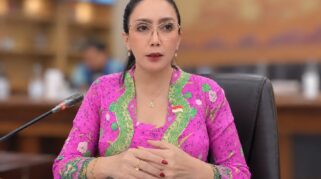 Anggota DPR RI, Rieke Diah Pitaloka, desak KPK usut tuntas dugaan korupsi dana siap pakai di lingkungan BNPB. Ia mendorong penerapan hukuman mati terhadap pelaku (Johan Sogara/Lintas Sumba)